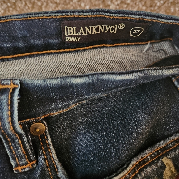 Embroidered Blue Jeans for Women - Picture 3 of 9